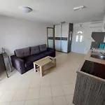 Apartament Holiday *