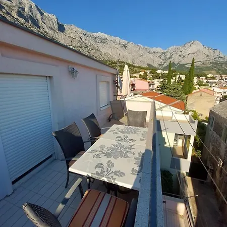 Holiday * Baska Voda