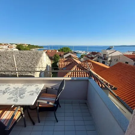 Holiday Apartment *